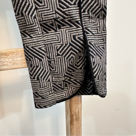 Joseph Ribkoff Pull On Pixie Pant Skinny Stretch Notched Geo Print 18352… - Picture 6 of 10